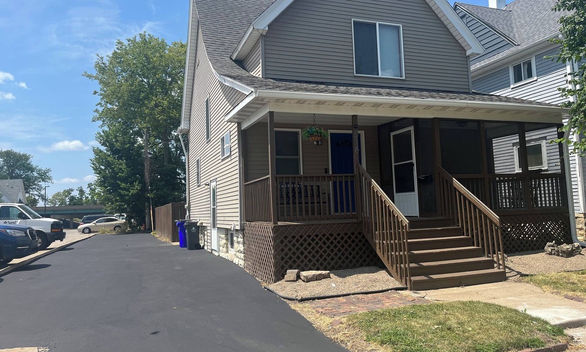 Cedar Rapids House | Large, inviting home near Amphitheater and Downtown