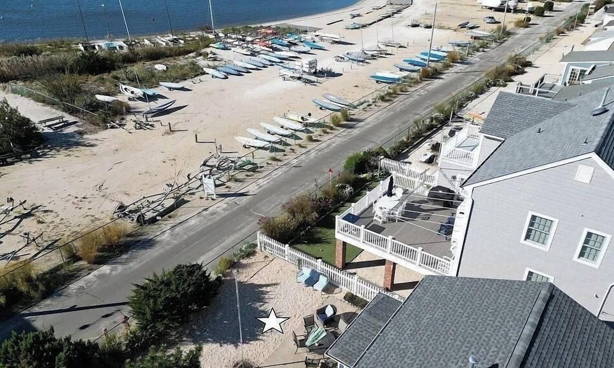 Lavallette House | Lavallette Bay water view 6 large bedrooms New AC pet friendly 4 beach badges