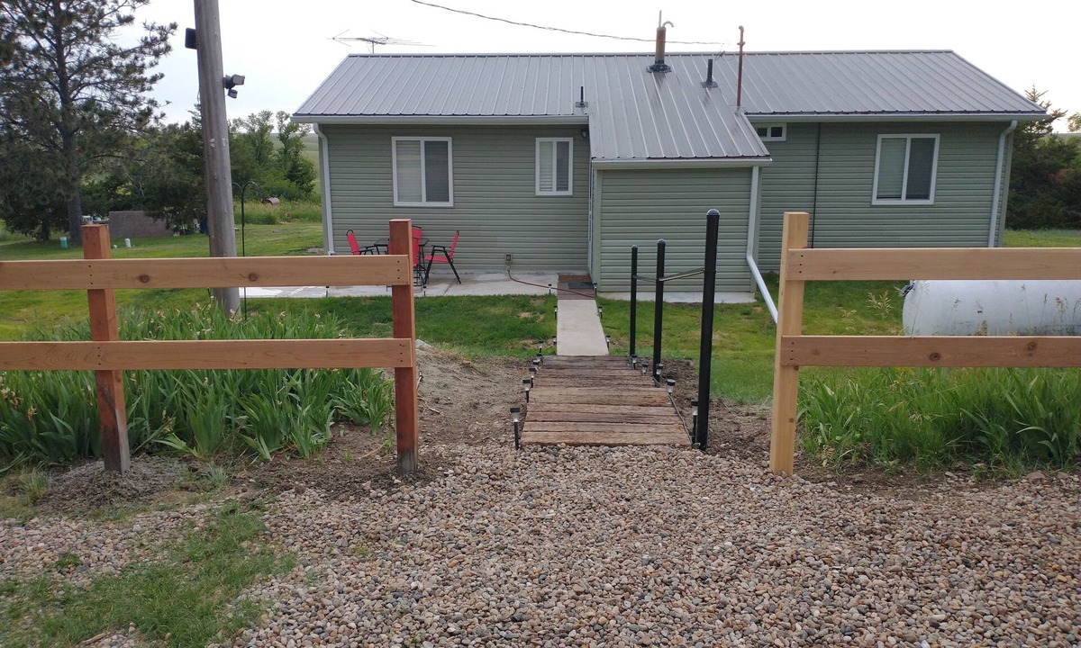 Lower Brule House | LITTLE PALACE ON THE PRAIRIE. THE BEST KEPT SECRET!