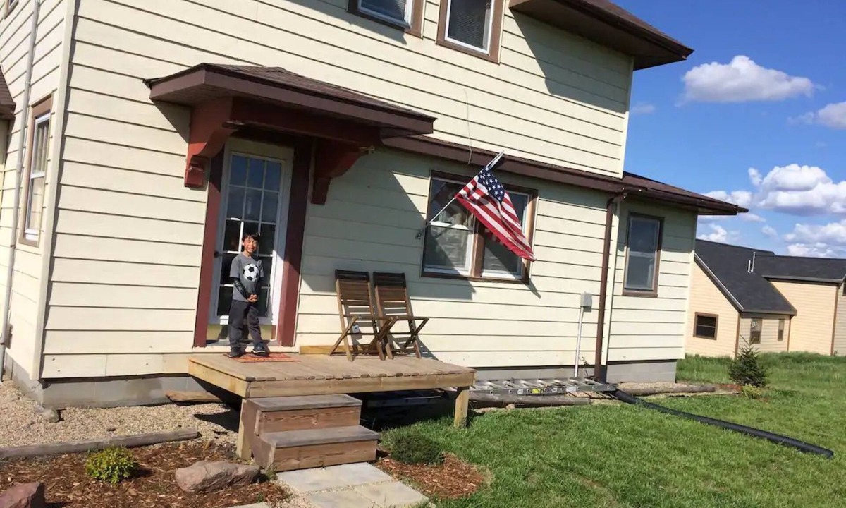 Ayrshire House | Little Prairie House on the Lake