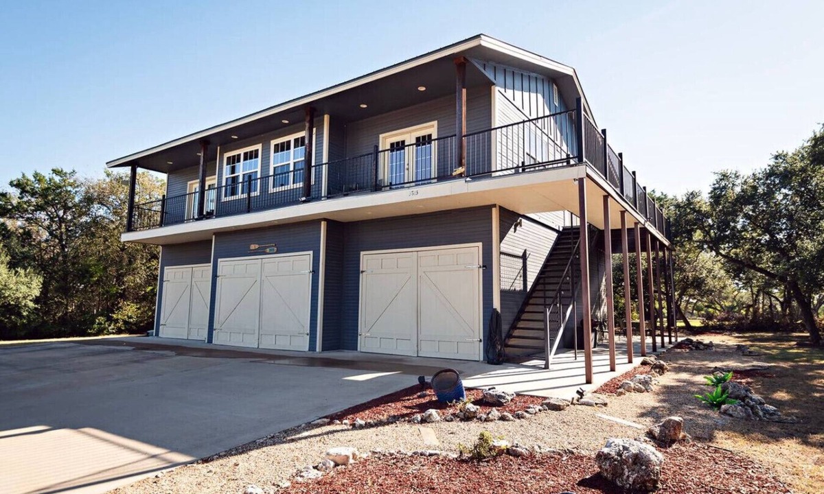 Belton House | Lively Lake House - Balcony + Backyard Retreat