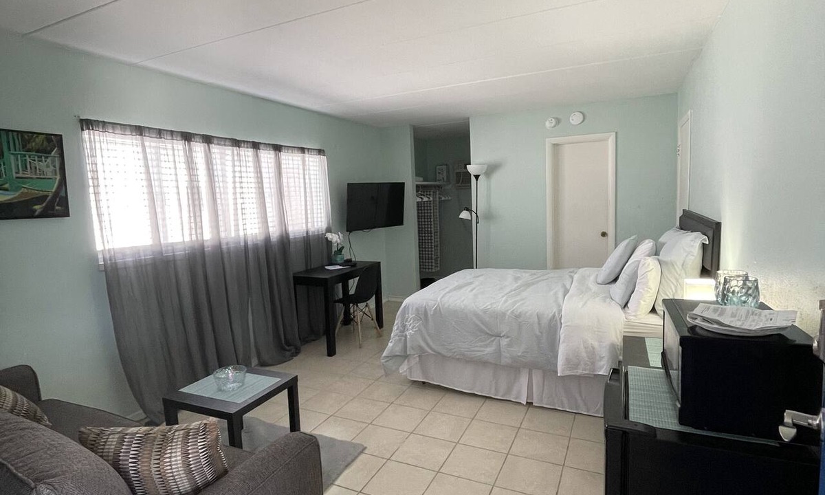 Wildwood Hotel | LOCATION!Getaway,cozy place block from everything!Free ice cream,espresso drinks