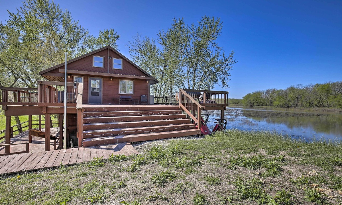 Wakenda Cabin | Lodge on 240 Acres w/Deck, Grill & Fire Pit!