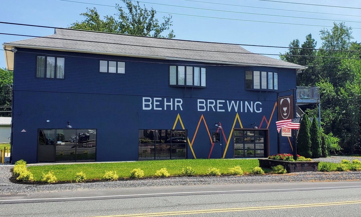 Lower Township Cabin | Lodge on top of Behr Brewing. Close to Cape May and Wildwood