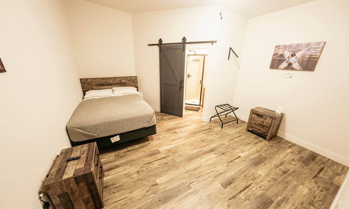 Mound City Apartment | Loess Hills Lodge - Room 7