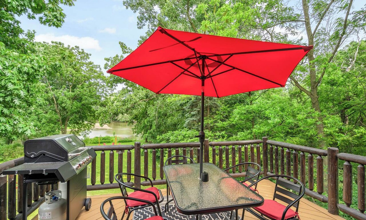 Cherry Valley Cabin | Log Cabin Escape+King Beds+Hot Tub+Sauna+River Views