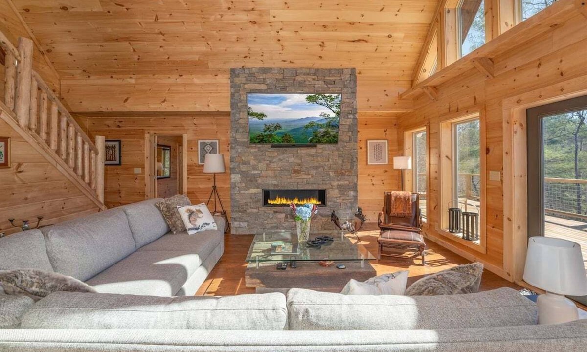 Brevard Cabin | Log Cabin, Fire-pit,Pool Table,Private, Ping-Pong