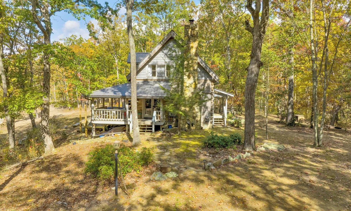 Menlo Cabin | Lookout Mountain Cabin on 47 Acres with Waterfalls & Trails