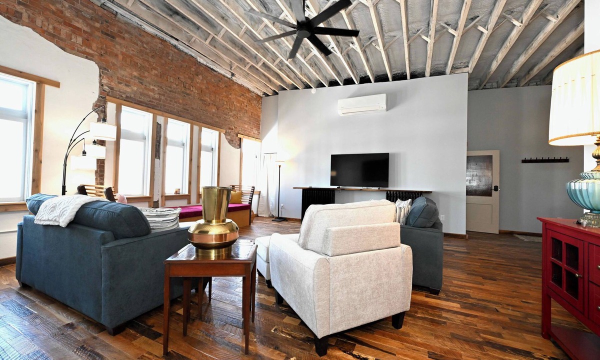 Macon Apartment | Lost Cousins Loft - A Handcrafted Historic Retreat in the Heart of Downtown