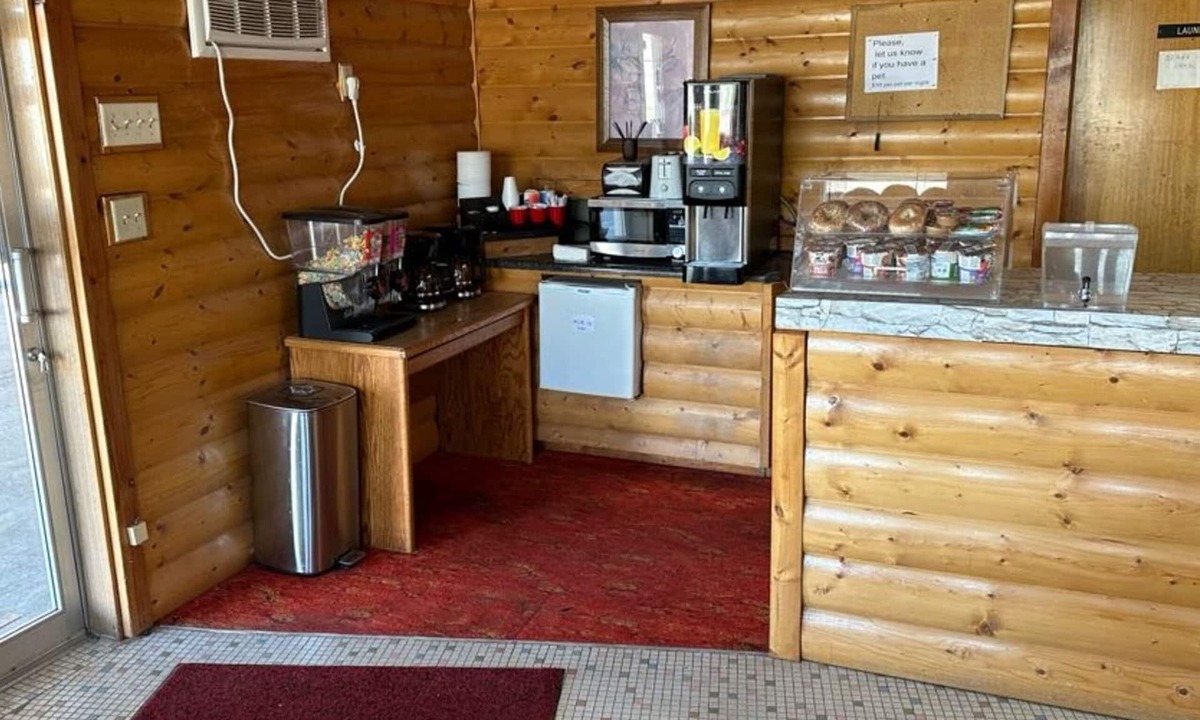 Alma Hotel | Love Hotels Western Holiday by OYO at Harlan Lake NE