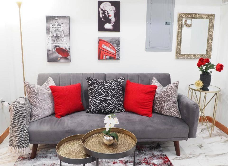 Center City East Apartment | LOVELY 2BEDROOM IN HISTORIC CENTER CITY