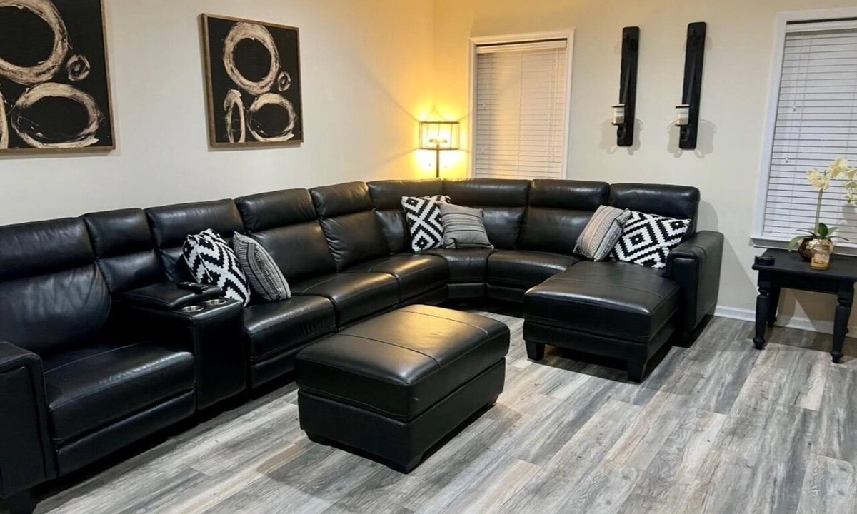 Grenloch Condo | Lovely 3-bedroom condo. Quiet area-easy commute to stadiums.