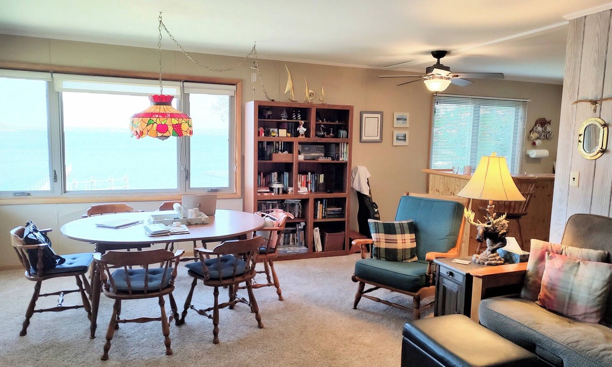 Wahpeton Condo | Lovely 3-bedroom condo with AC in charming Okoboji