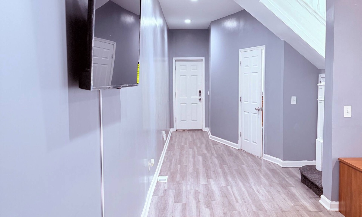West Forest Park House | Lovely 4 Bedrooms Family home, minutes from Downtown.