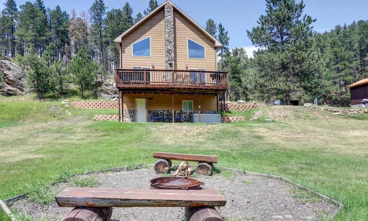 Keystone House | Lush Creekside Vacation Rental Haven near Mount Rushmore in South Dakota
