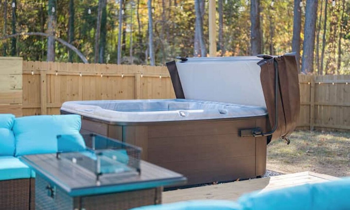 Hidden Valley House | ✰ LUX CHARLOTTE 4BR SLEEPS 16 ❤ HOT TUB + GAME ROOM