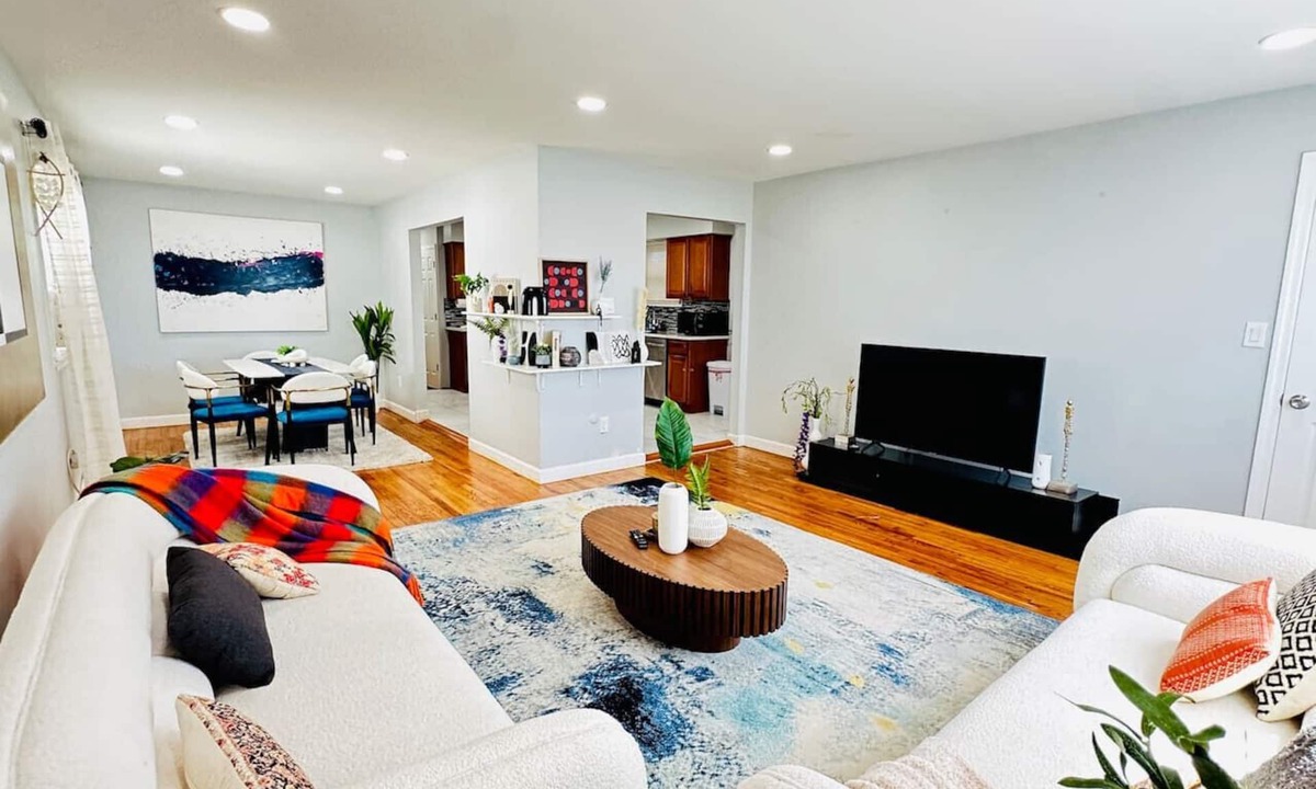 The Heights House | Lux NYC Stay 3Bed/2Bath w/parking