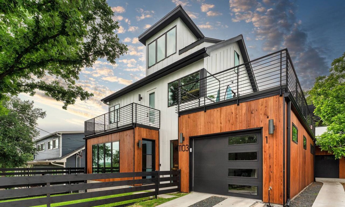 Riverside House | Luxe Austin Riverside House w/Skyline Deck