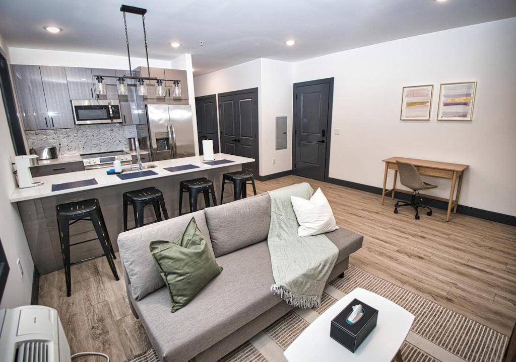 West New York Apartment | Luxurious and Spacious Apt with Parking 20 min to NYC