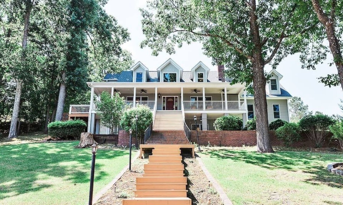 Ridgeway House | Luxurious Lake Wateree House