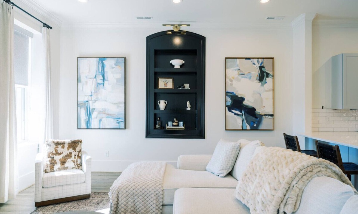Jacksonville Apartment | Luxury 2BR Loft | Mountain Views | On the Square