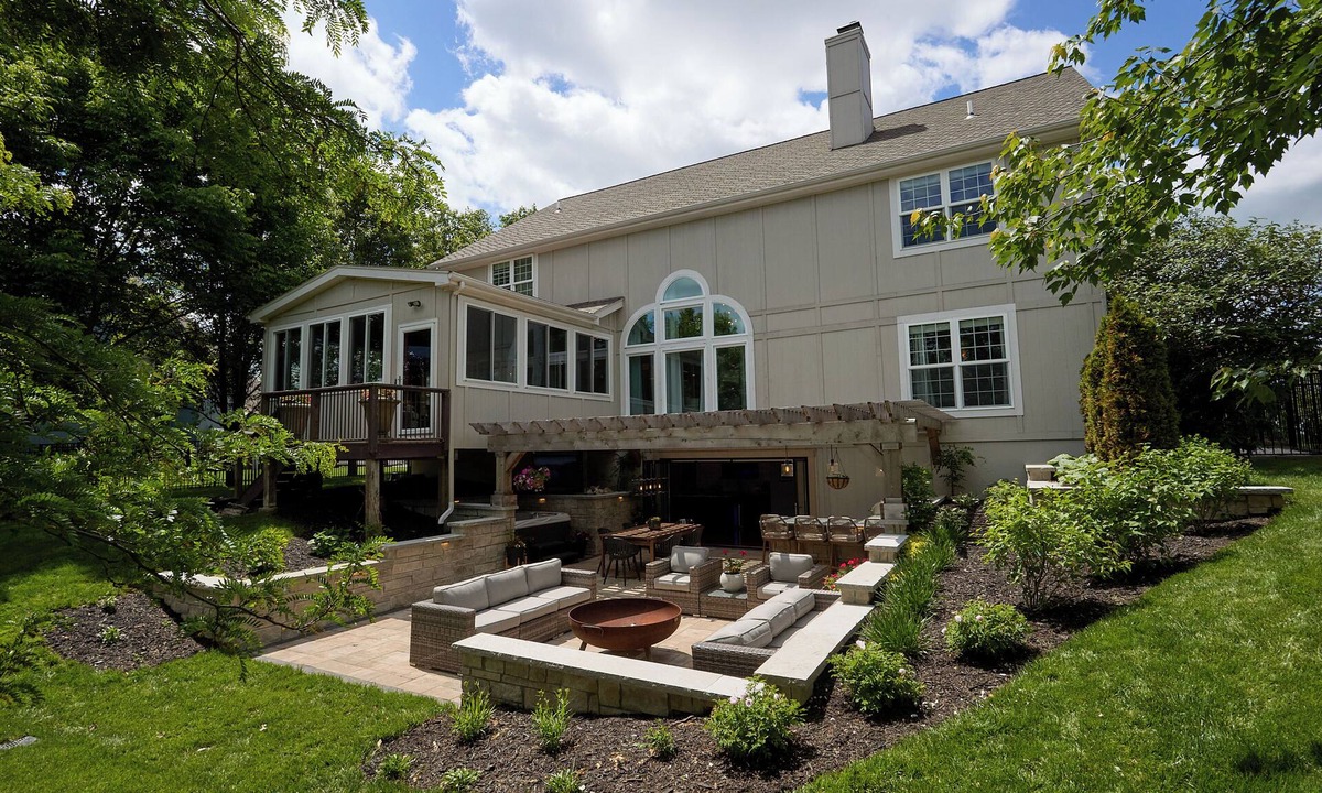 Lenexa House | Luxury 5BR Retreat Near KC World Cup Matches Sleeps 12+