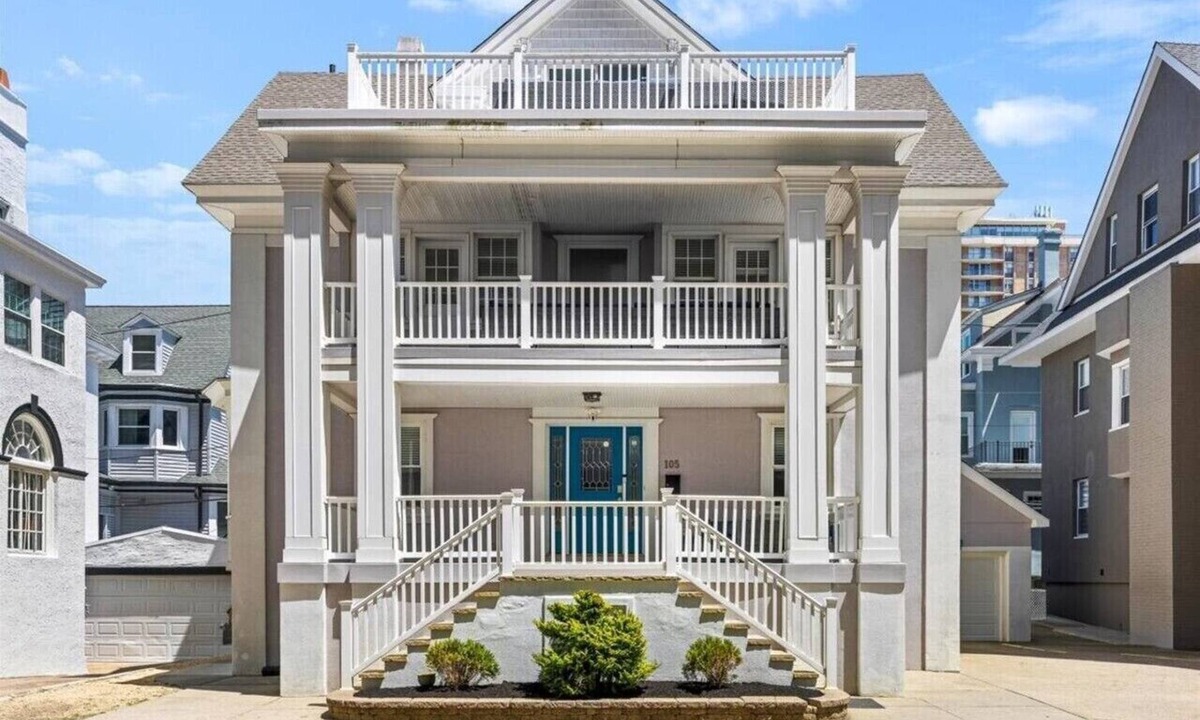 Ventnor City House | Luxury Beach Block | Sauna + Cold Plunge + Hot Tub