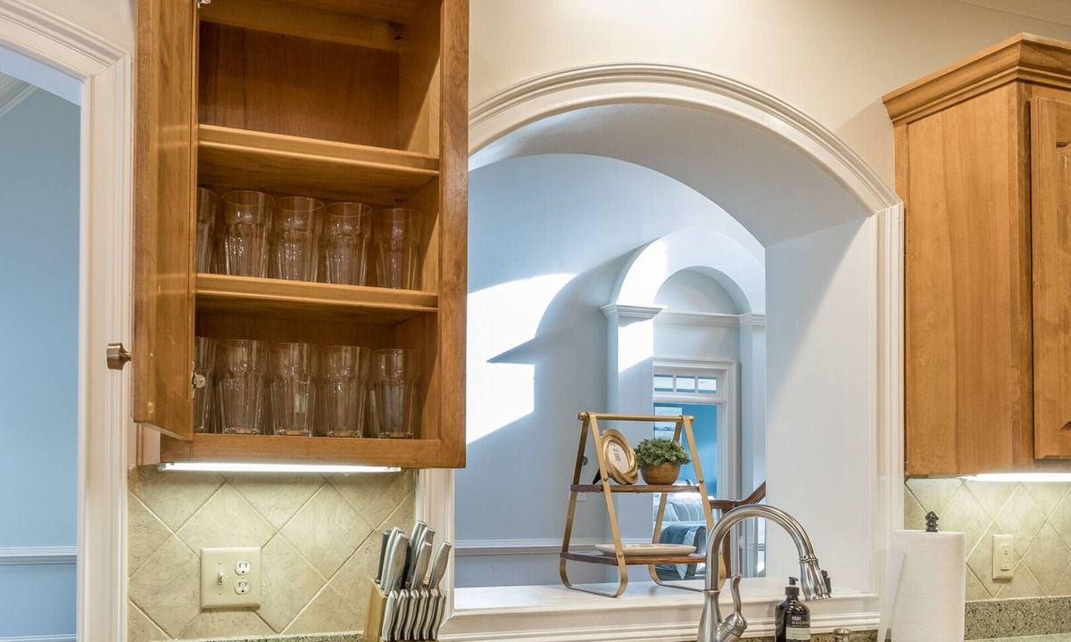 Ball Ground House | LUXURY Bedding~8 Beds~Fully Stocked Kitchen~Spacious Secluded Estate ~ Sleeps 13