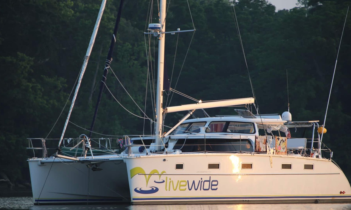 Riviera Beach Boat Rental | Luxury Catamaran Liveaboard