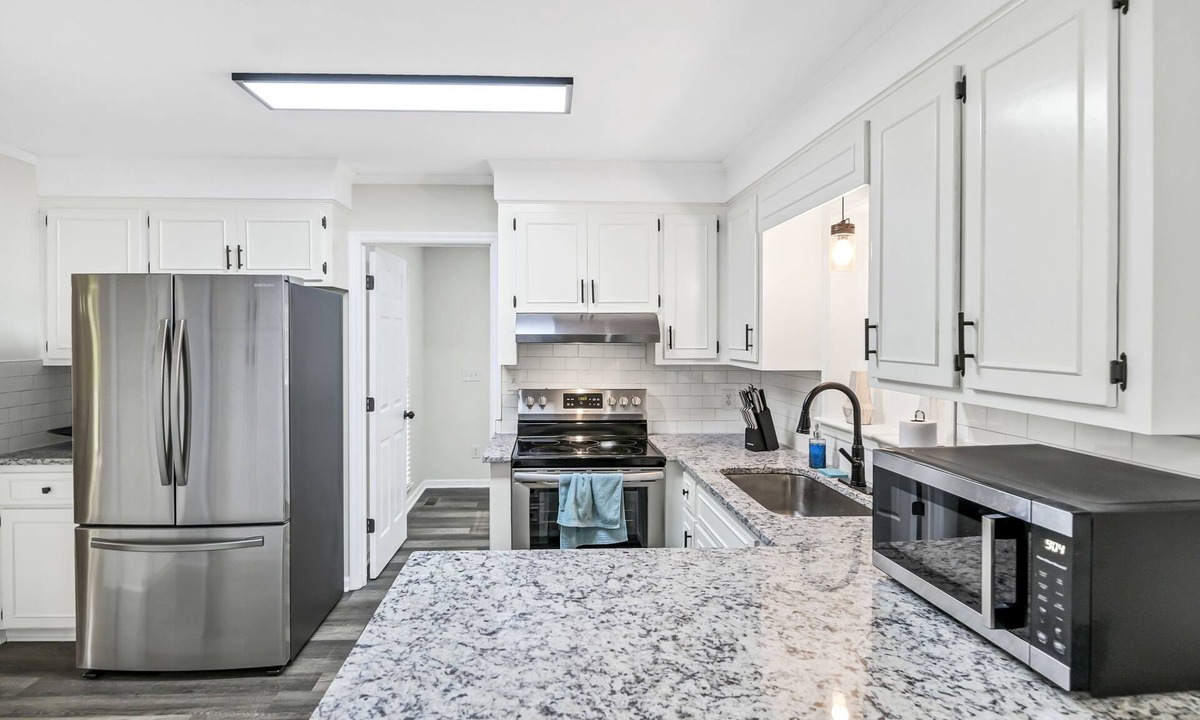 Cayce House | Luxury Cayce Getaway