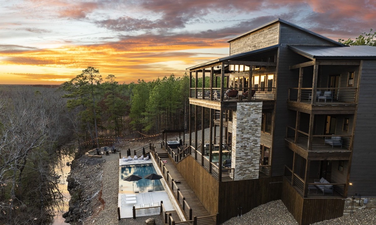 Pickens Cabin | Luxury Creekside Lodge with Pool and Pickleball