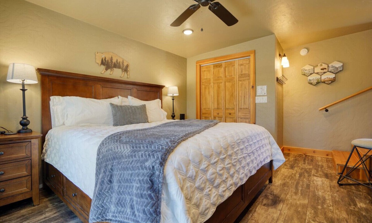 Hot Springs Cabin | Luxury Getaway Near Mineral Spa - Ponderosa Cabin