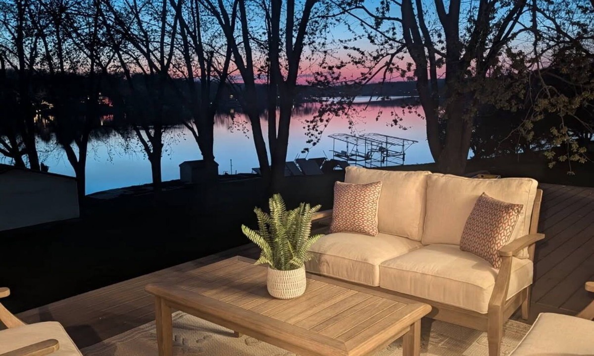 Panora House | Luxury Lakefront Escape