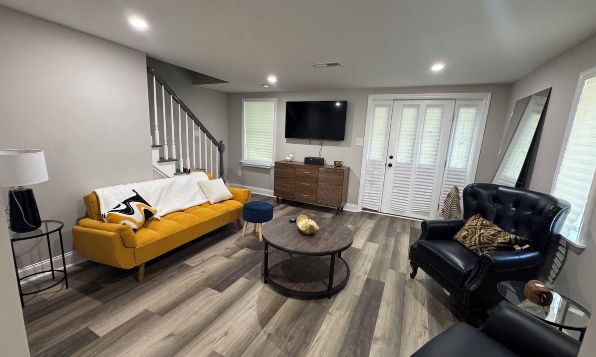 Grenloch House | Luxury Modern Retreat for Groups & Couples Near Philly