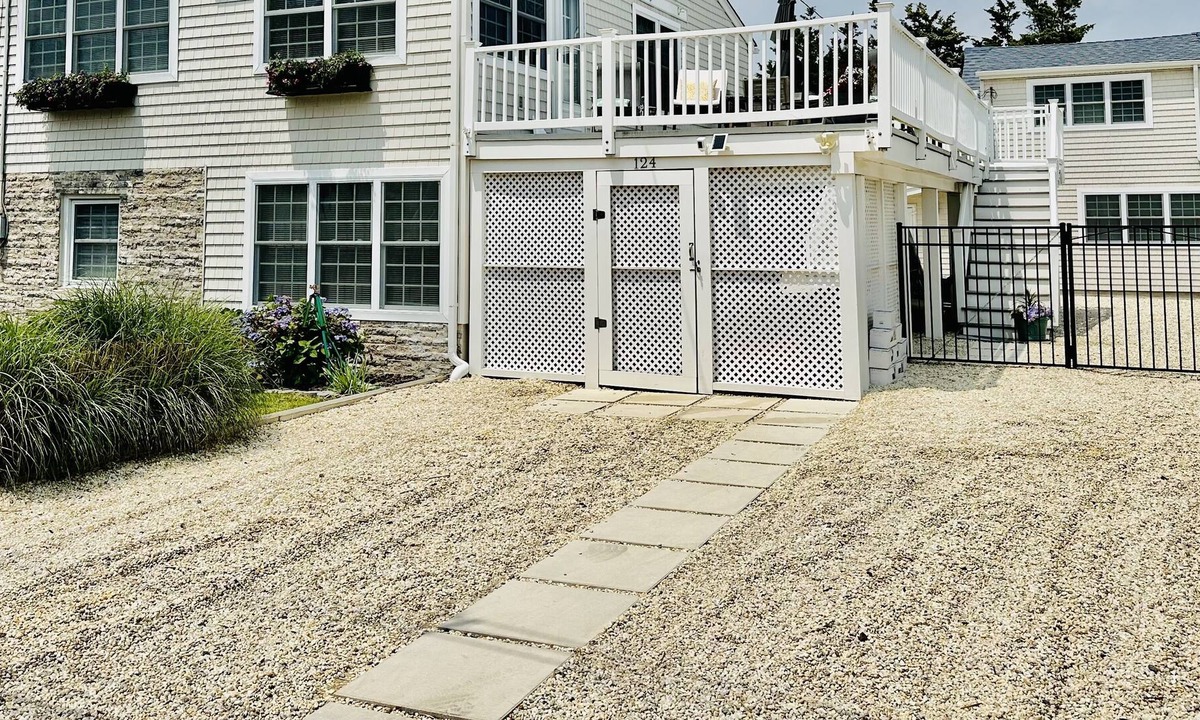 Normandy Beach House | Luxury Private Home 1.5 Block From The Beach