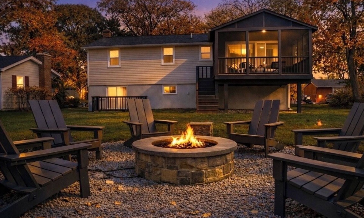 Cape Saint Claire House | Luxury Retreat with Firepit + Basement Bar + Putting Green, Downtown 10 Min