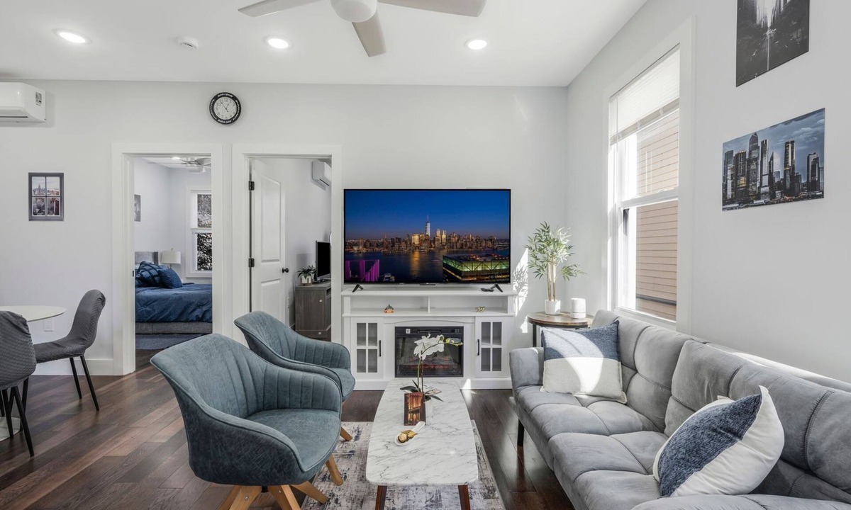 Jersey City Apartment | Luxury Stay for NYC visit - Jersey City - 10 Min to NYC Train station