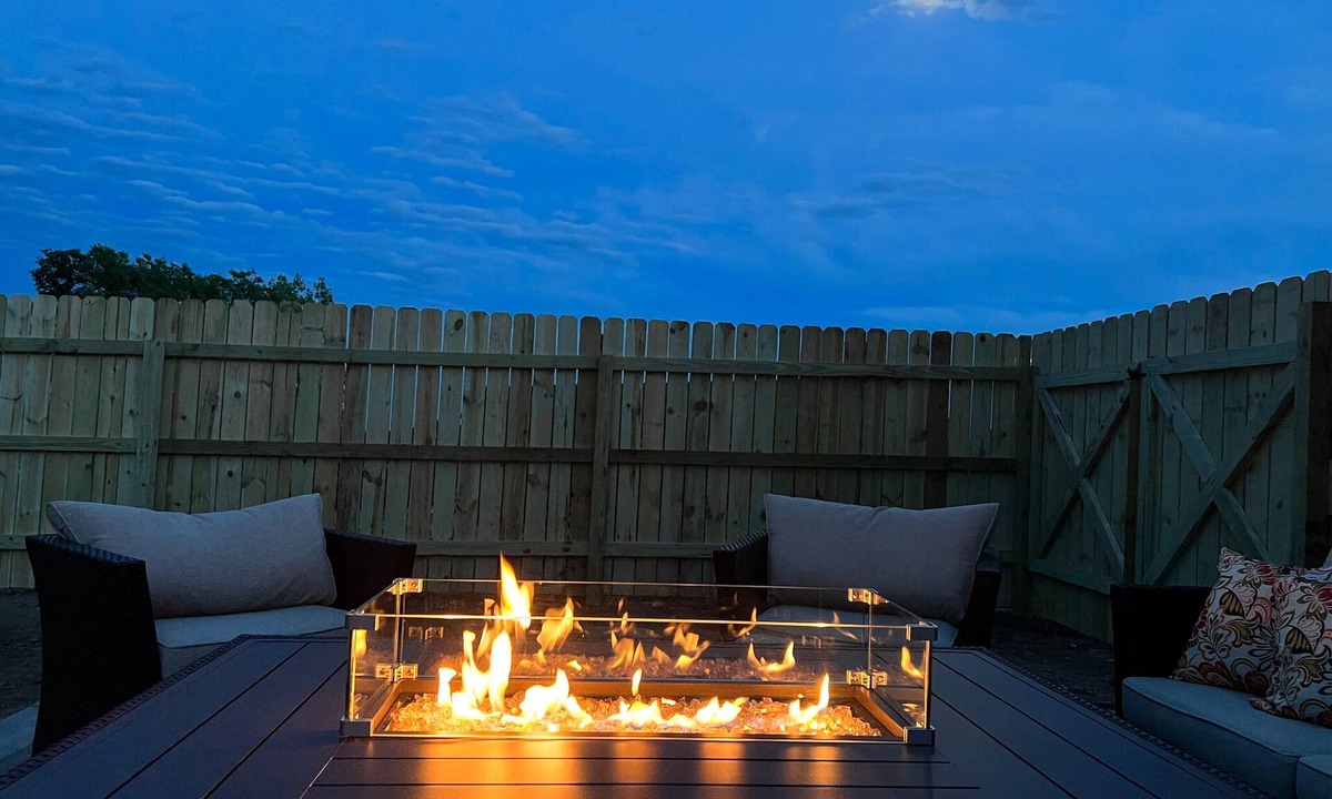 Rapid Valley House | Luxury Stay w/Movie Room, Coffee Bar, 2 King Suites, Firepit — Black Hills View