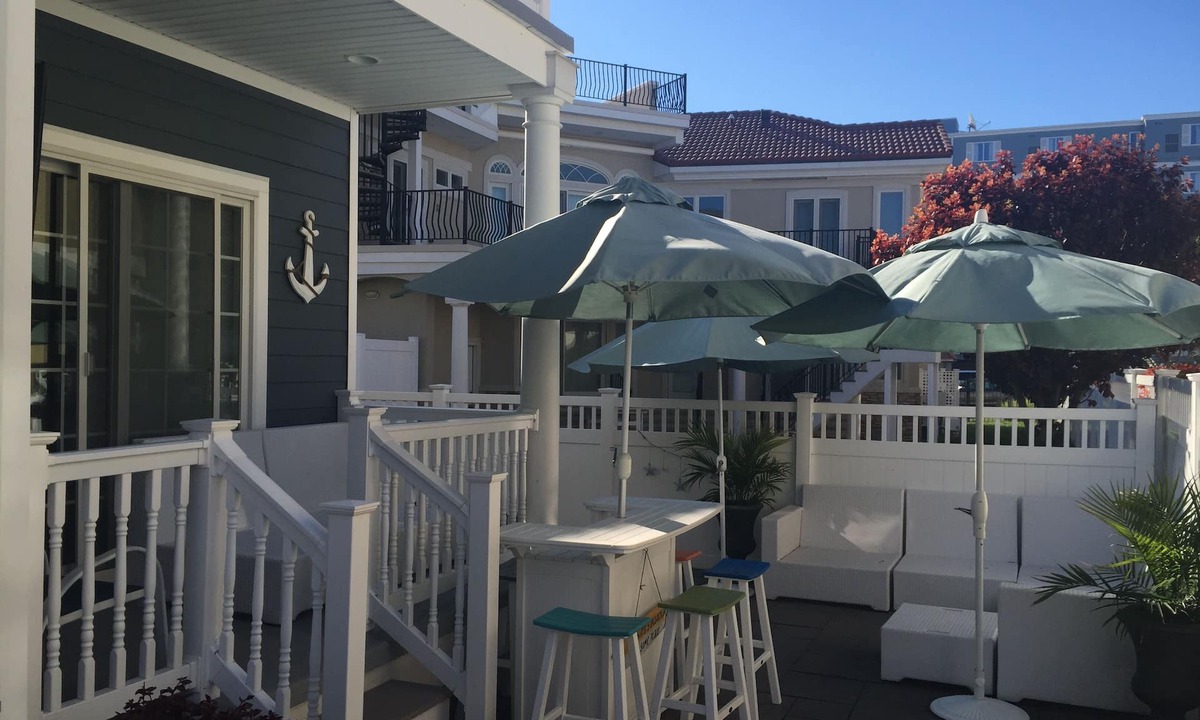Wildwood Crest House | Luxury UpScale Listing! 4 Bedrooms + 3.5 Baths, Steps From Beach -Sleeps 8