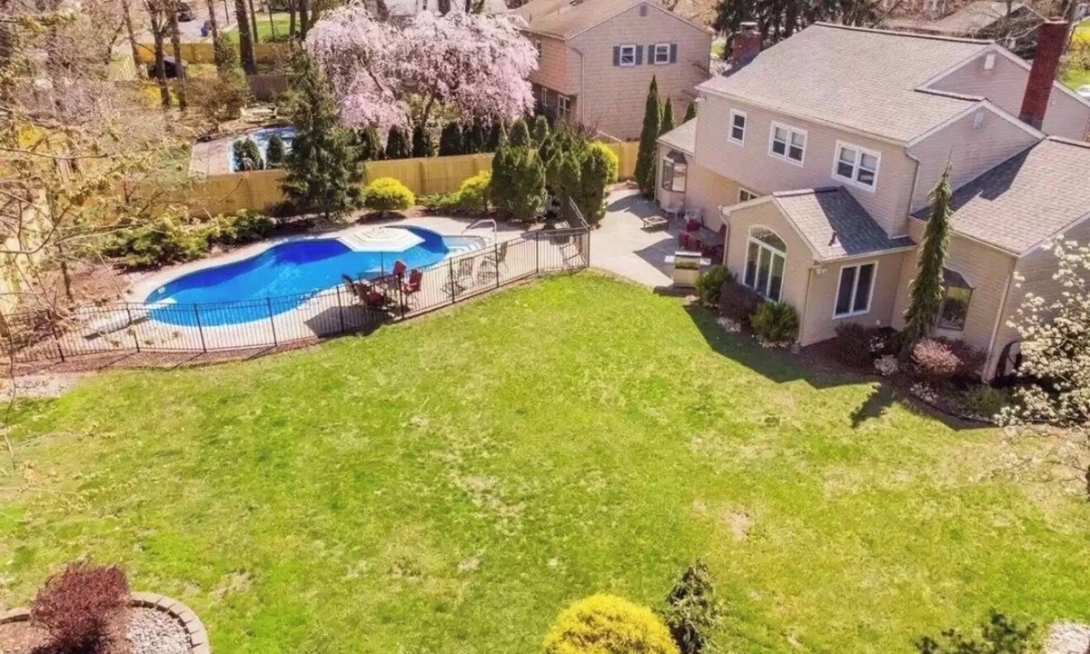 North Brunswick Villa | Luxury 5-Bedroom Home with Pool – Resort Vibes Near NJ Shore & Dining