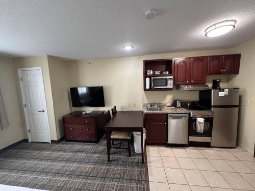 Oakdale Hotel | MainStay Suites Coralville - Iowa City