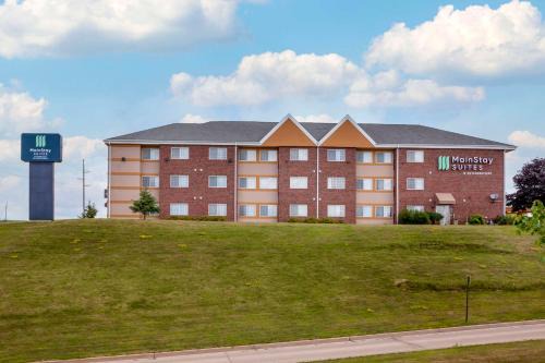 Dubuque Hotel | MainStay Suites Dubuque at Hwy 20