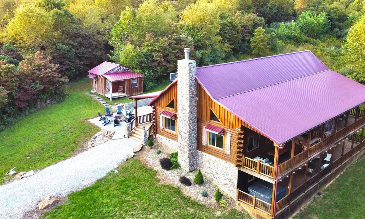 Creola Cabin | Majestic Lodge | Theater & Game Rm, Hocking Hills