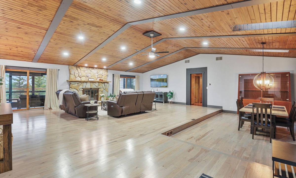 Plato Center House | Majestic Meadows: Beautiful Spacious Home on 25 acres w/Hot Tub - Sleeps 16+