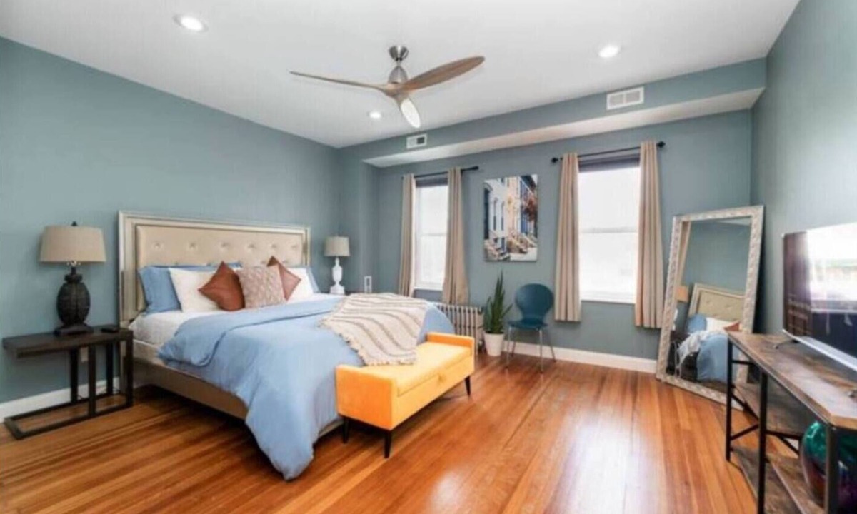Little Italy House | Make unforgettable memories in this spacious 5-bedroom, 2-bathroom home in Baltimore’s downtown district. Just steps from Little Italy, this Airbnb offers free parking, modern amenities, and plenty of space for families or large groups to relax.