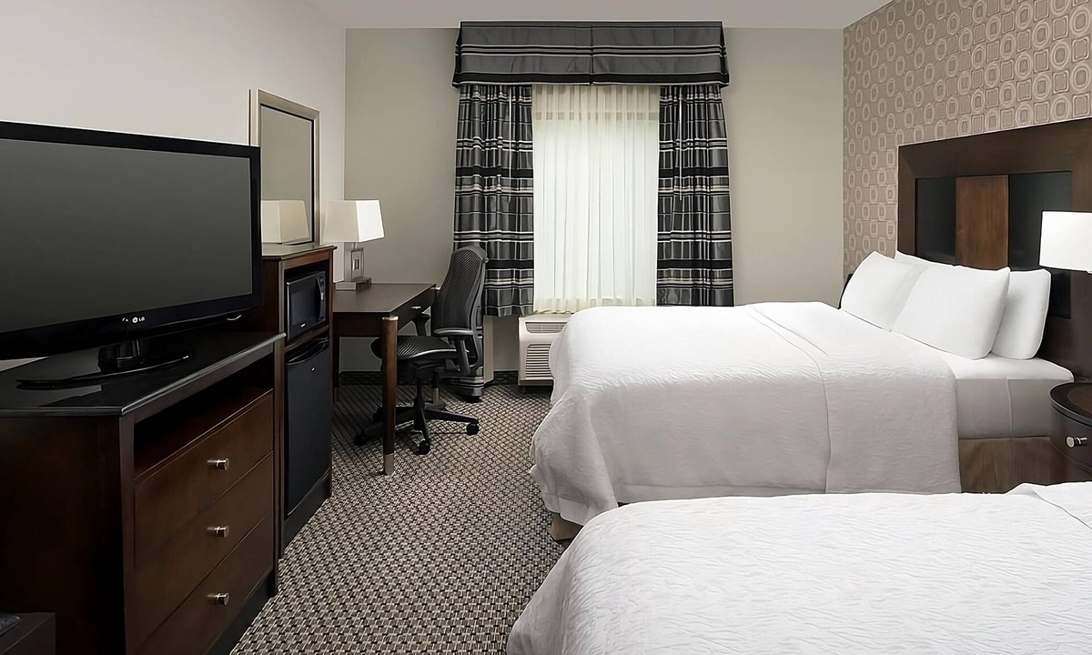 Athens Hotel | Making The Best Memories Along The Way! Indoor Pool, Free Breakfast!