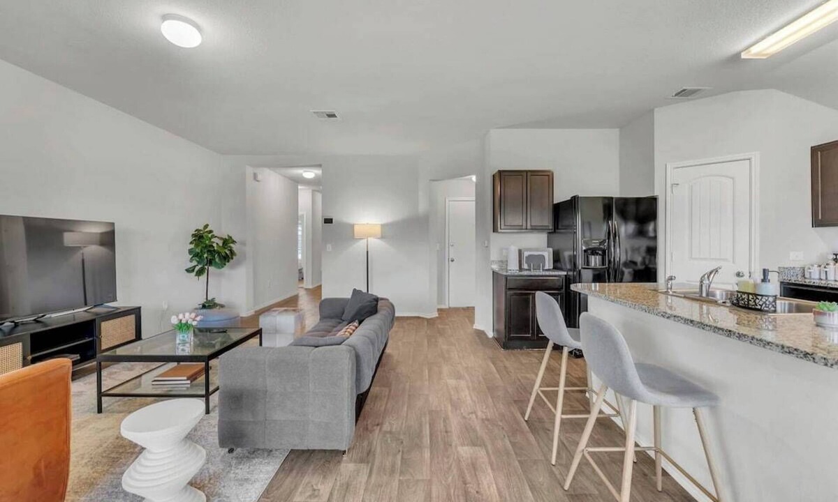 Austin Cottage | @ Marbella Lane - Polished 3BR Home in Austin TX
