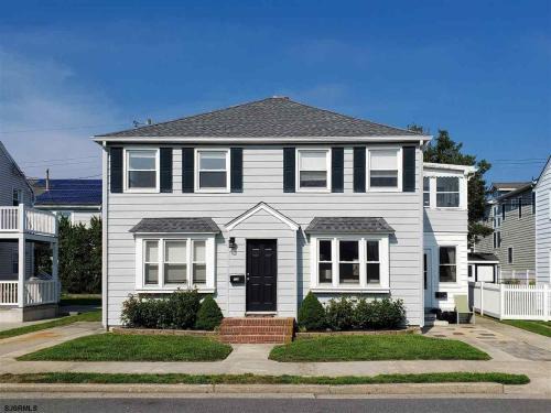 Margate City House | Margate Bungalow by the Beach Entire Home