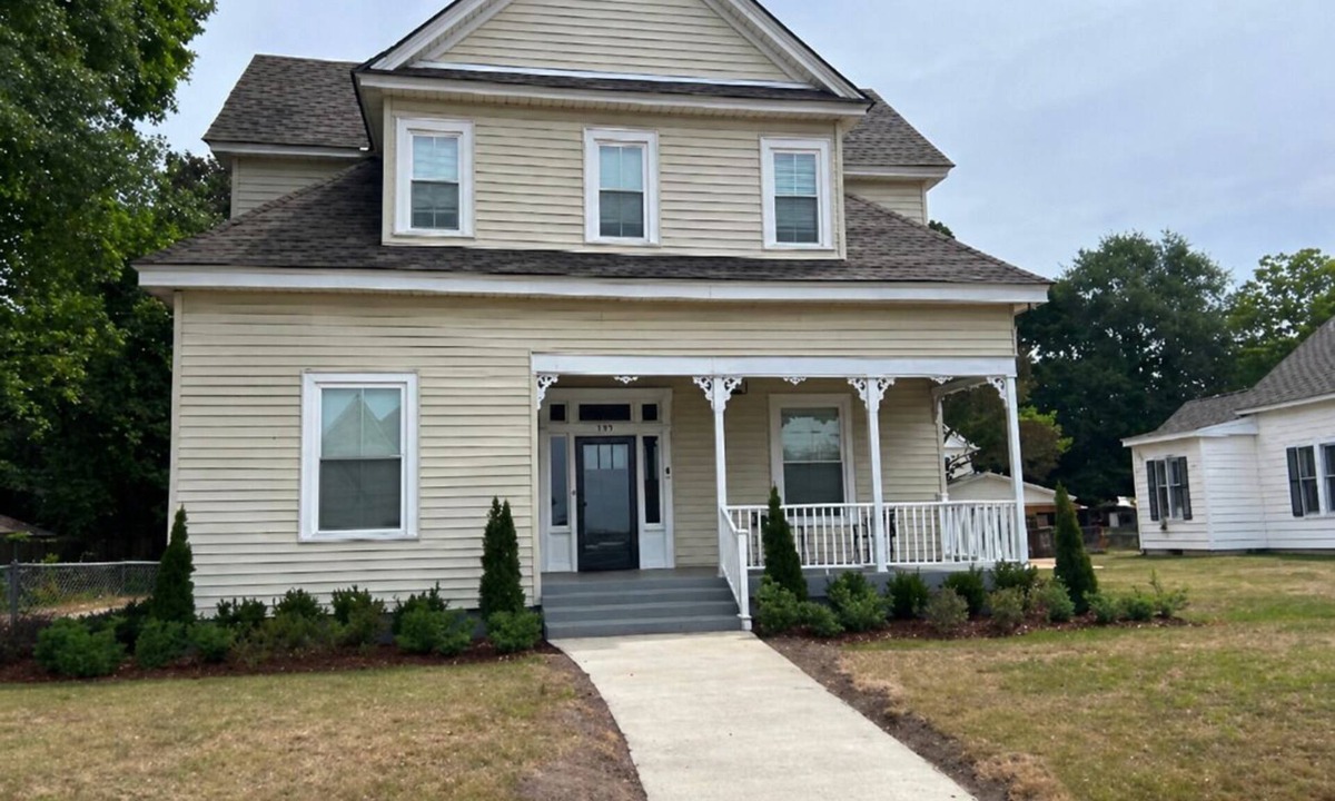 Tuskegee House | Marvelous 5-bedroom house with AC in charming Tuskegee