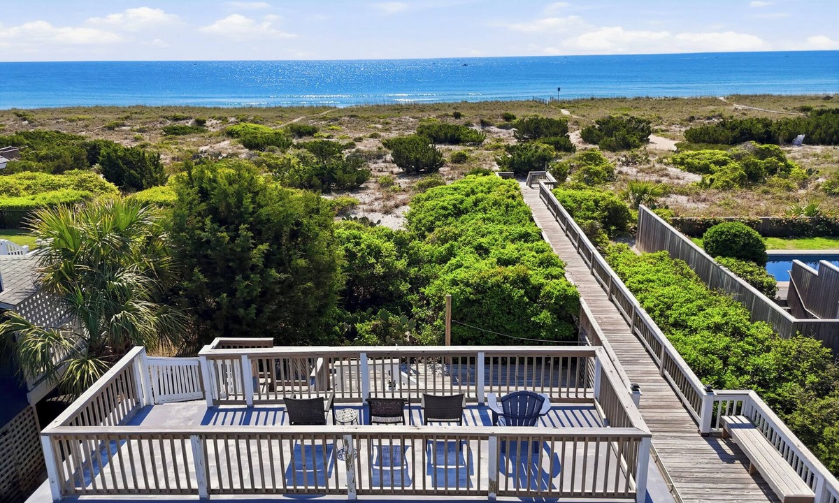 South End House | Mason Cottage. A 5 bedroom, Classic, Ocean Front Beach House
